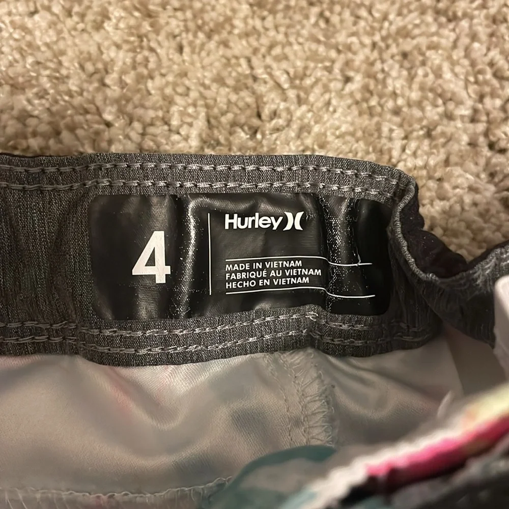 Hurley bathing suit - Picture 2 of 2